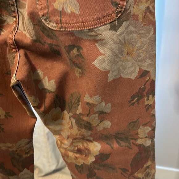 Pilcro High Rise button fly Slim Floral jeans - Picture 3 of 5